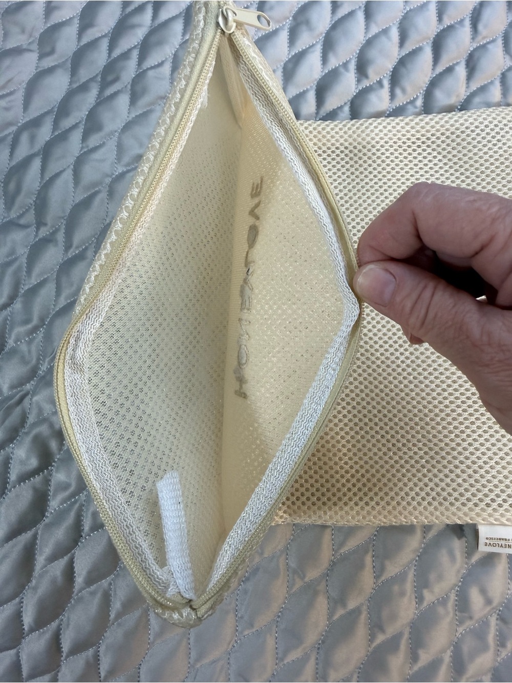 Honeylove Cream Mesh Tablet Sleeve with Zip Closure - Picture 8 of 9
